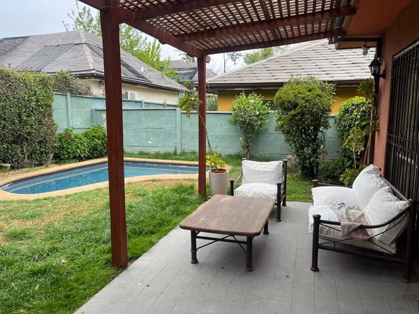 VENTA CASA 4 DO 3 BA 1 DO Y BA SERVICIO