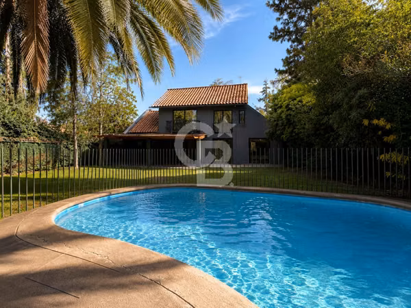 Excelente casa Camino Central- Alcalde Délano
