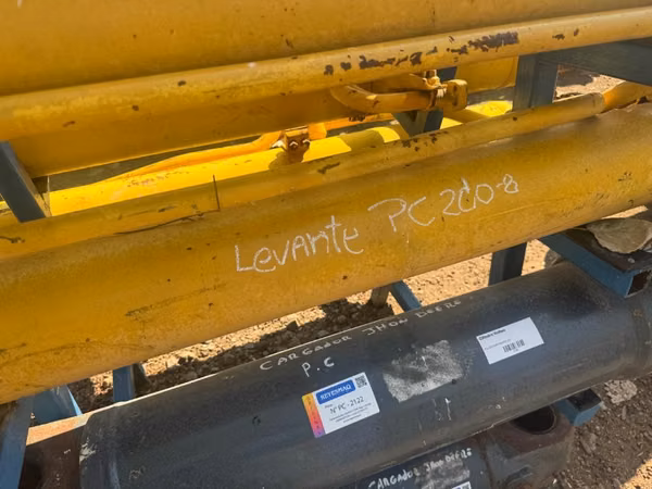 Komatsu PC220-8 cilindros balde prácticamente nuevo
