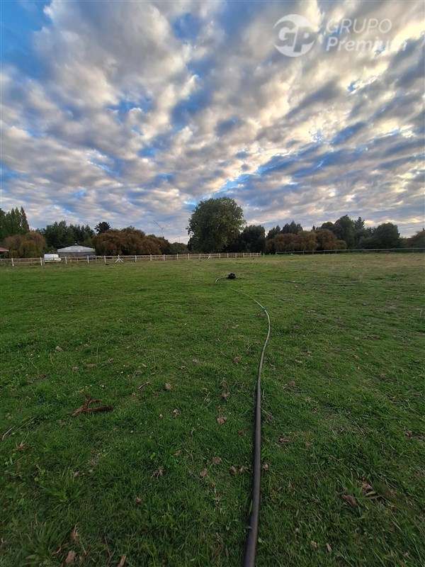 Parcela en venta, con casa y galpon 300 m2 en Los Angeles