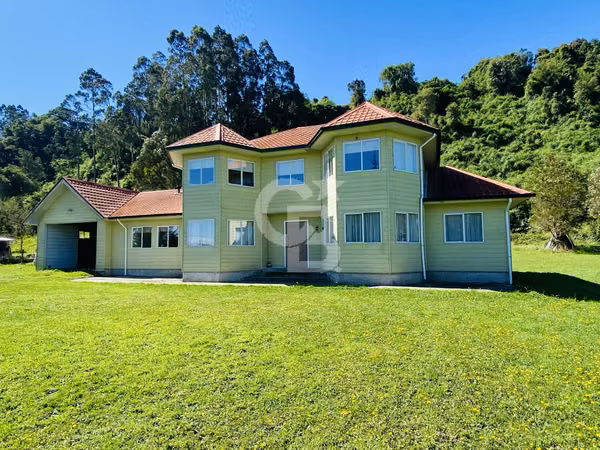 Parcela con Hermosa casa en Chamiza