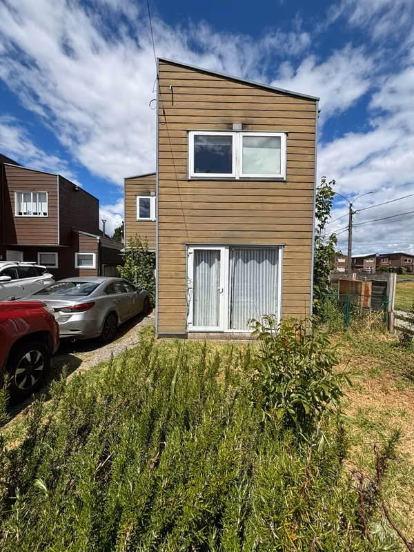 Se vende hermosa casa ubicada en el exclusivo condominio en Las Mulatas, Valdivia