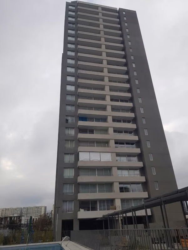 DEPARTAMENTO EN VENTA, LA FLORIDA, CON ESTACIONAMIENTO Y BODEGA