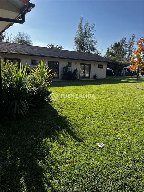 Casa en venta de 3 dorm. en Calera de Tango