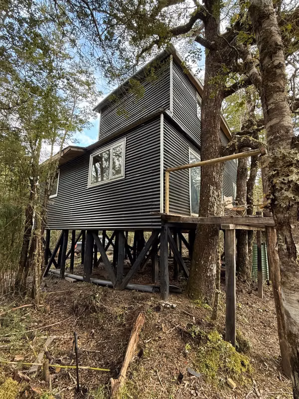 EN VENTA CASA CON ORILLA DE RIO, VIVE PATAGONIA