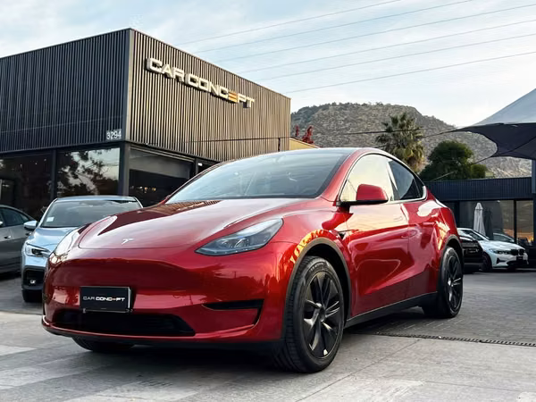 TESLA MODEL Y STANDART RANGE  2025