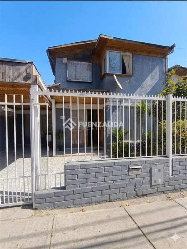 Casa en venta de 4 dorm a pasos del metro del sol en Maipú