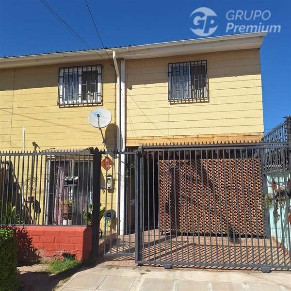 EXCELENTE CASA EN BUIN 4D -1B