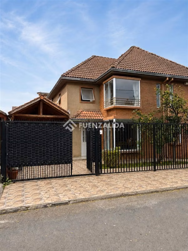 Casa en venta de 4 dorm. en Quilicura