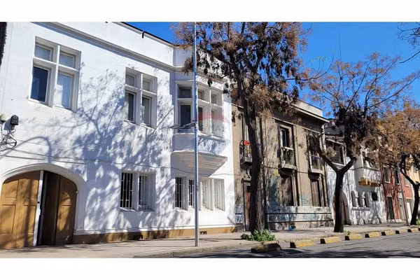 Propiedad comercial ideal oficina o inversión
