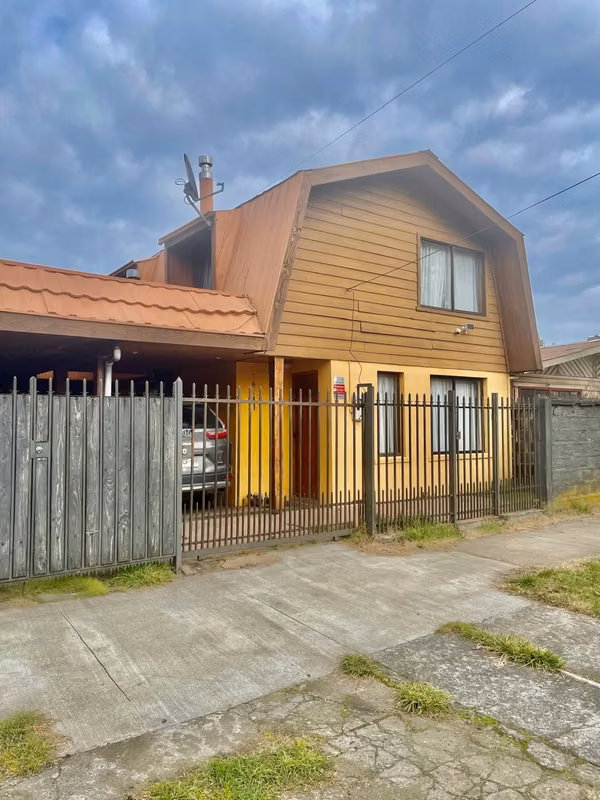 CASA  4 DORMITORIOS CON POTENCIAL COMERCIAL