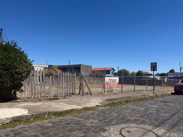 VENDEMOS TERRENO URBANO A PASOS DE CLINICA LAS AMAPOLAS