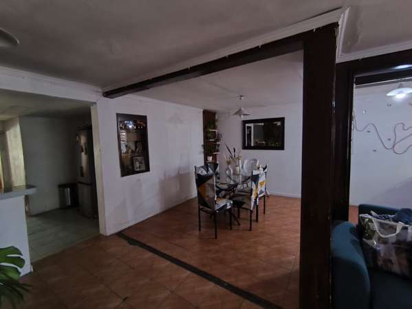 VENDE AMPLIA CASA DE DOS NIVELES 4 DORM, LA PINTANA
