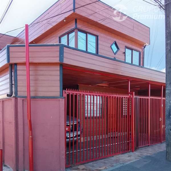 Casa en venta, 4 dorm.1 baño en Coronel