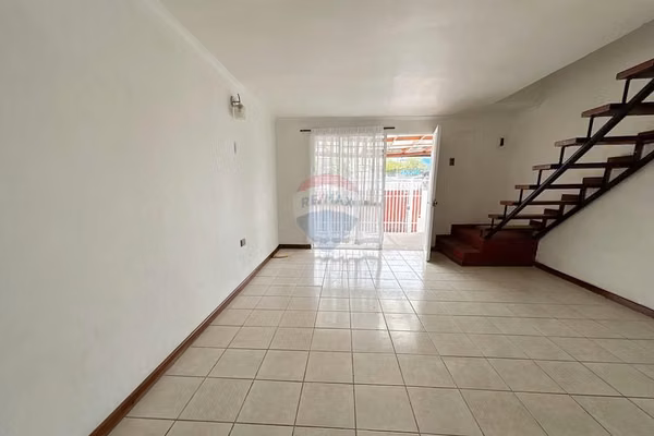 Amplia casa en excelente ubicación