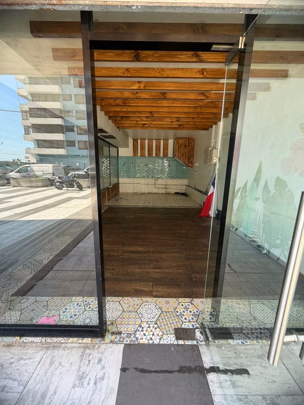 ARRIENDA LOCAL COMERCIAL – Boulevard Península