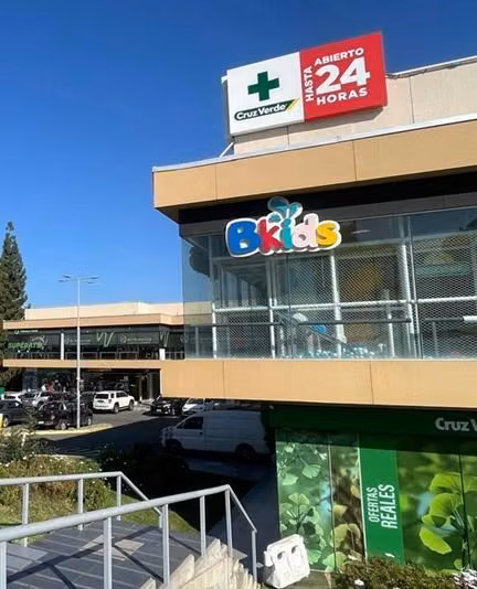 Arriendo Local Comercial en San Carlos Apoquindo Las Condes