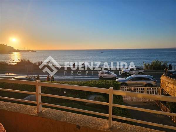 Primera linea depto en venta de 3 dorm. 2 estac en Concón