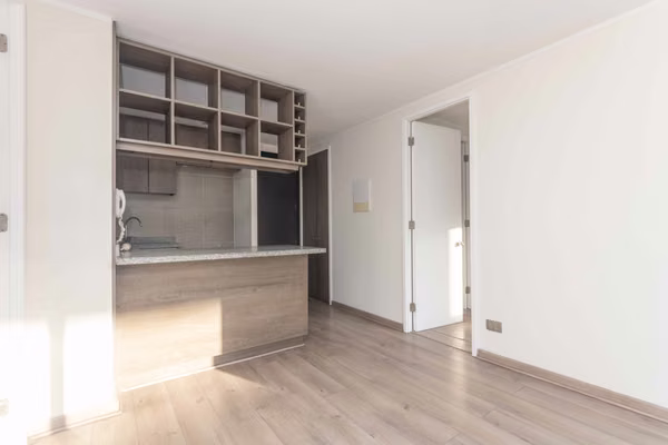 Cuarta Avenida 1350 [487-4]