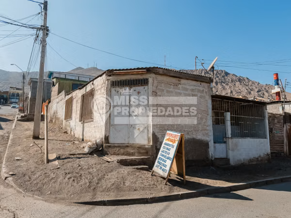 VENDE CASA CON LOCAL COMERCIAL