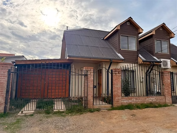 ARRENDAMOS ACOGEDORA CASA EN VILLA BICENTENARIO TALCA