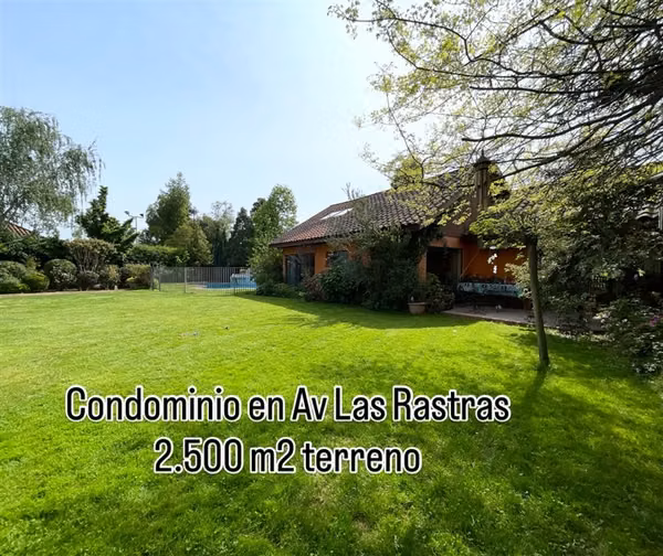 Casa en arriendo Las Rastras, exclusivo condominio