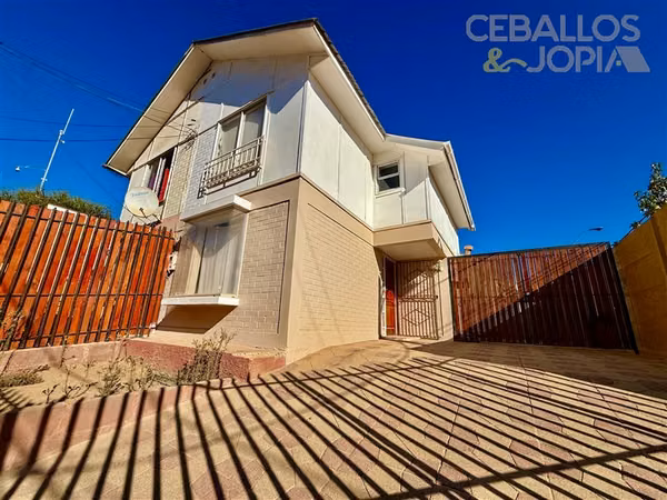 Casa en venta de 3 dorm. en Villa Alemana
