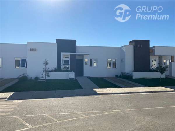 Casa en venta de 3 dorm.,termopanel en Villa Alemana