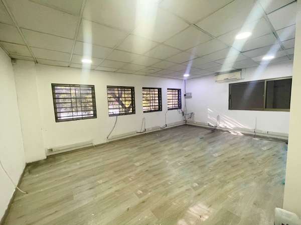 Bodega comercial con oficina en Santiago (162708)