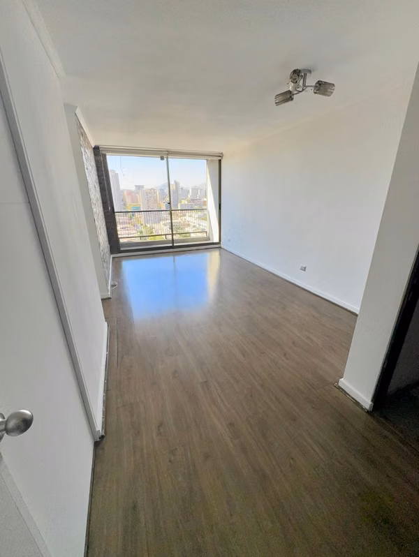 DEPARTAMENTO EN VENTA  A PASOS DEL METRO PARQUE O HIGGINS