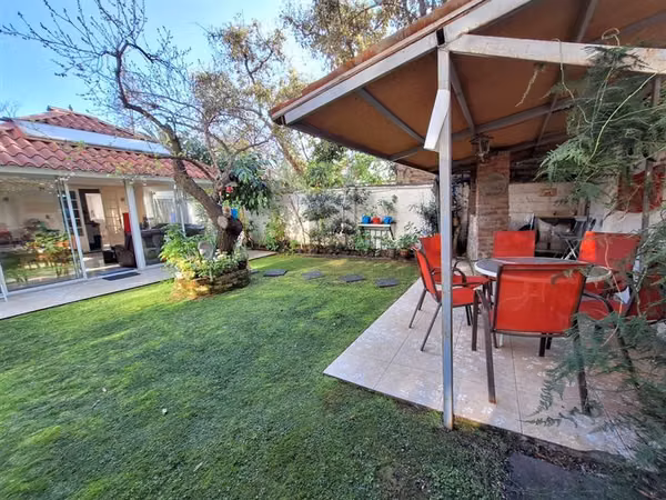 Casa en venta de 4 dorm. en Ñuñoa
