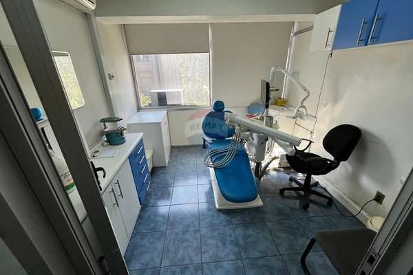 Centro médico 2 privados amoblada