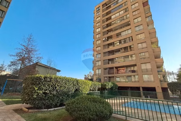 "amplio departamento frente al movistar arena"