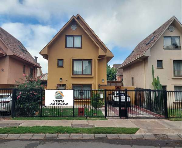 Se Vende Casa Comuna de Huechuraba (163059)