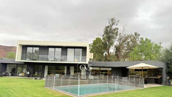 Casa Amplia con Jardín y Piscina Privada (163083)
