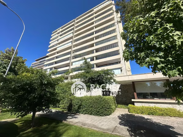 EN VENTA IMPECABLE DEPARTAMENTO EN SECTOR PORTAL DE LA FRONTERA - EDIFICIO MARTÍN LUTERO