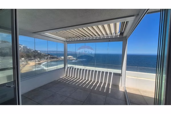 Lujo frente al mar: depto nuevo con amplia terraza