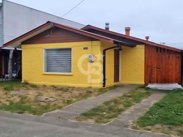 Casa Renovada en Mirasur , 2D/1B, Frente a Plazoleta