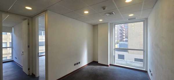 Oficina 2 privados Las Condes  (162801)