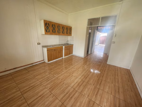 CASA EN AV ESPAÑA (INCLUYE DEPTO INDEPENDIENTE)