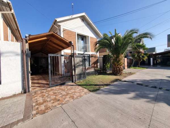 Oportunidad, casa en condominio sector El Bosque d