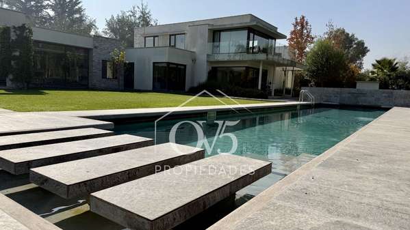 Preciosa Casa en venta, Brisas de chicureo (163781)