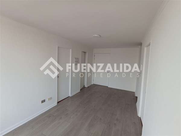 Depto. en venta de 2 dorm, 2 baños y est. en La Cisterna