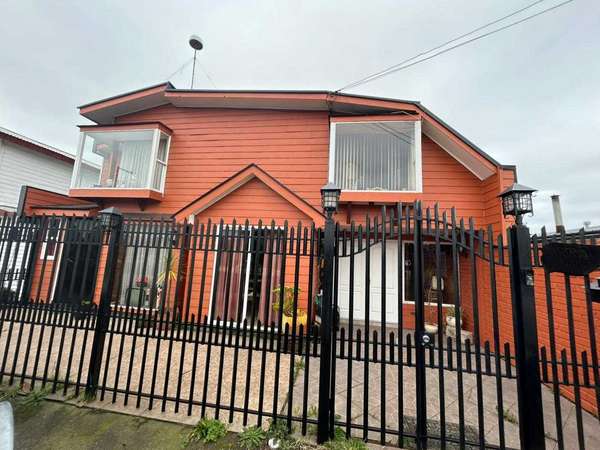 Amplia casa 4D/3B en VILLA ANTIHUAL (164170)