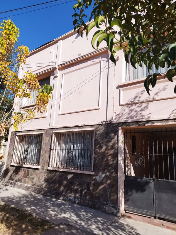 Hermosa Casa en venta Fernández Albano, Metro El Parrón