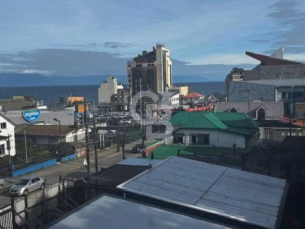 Venta de casona en Calle Balmaceda/Puerto Montt.