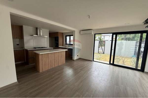 Casa nueva 4 dormitorios 3 baños + servicio