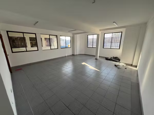 LOCAL COMERCIAL EN PLENO CENTRO DE BUIN