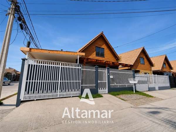CASA Adrian Rivera Alfaro y Parque Magallanes