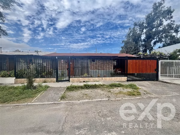 Casa en venta 282 mts2, 3D, 2B, estacionamiento